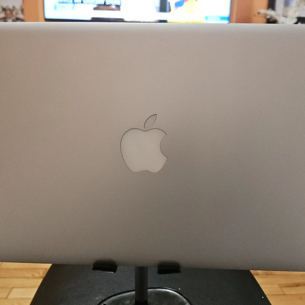 Apple MacBook - Silver